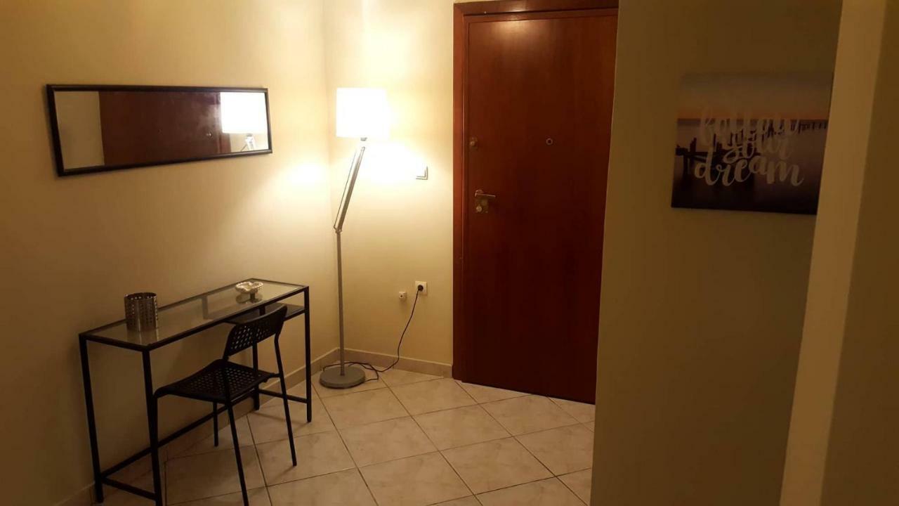 Cozy And Minimal Apartment ピレウス エクステリア 写真