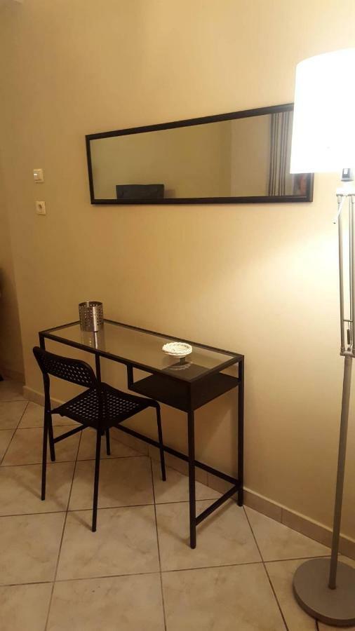 Cozy And Minimal Apartment ピレウス エクステリア 写真